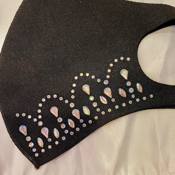 Rhinestone face masks 5 NEW never used can be worn over paper masks or alone - Picture 7 of 8